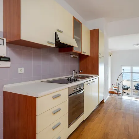 Sea Star Apartment Omis