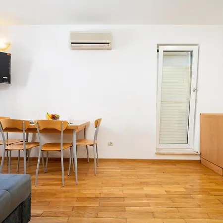 Sea Star Apartment